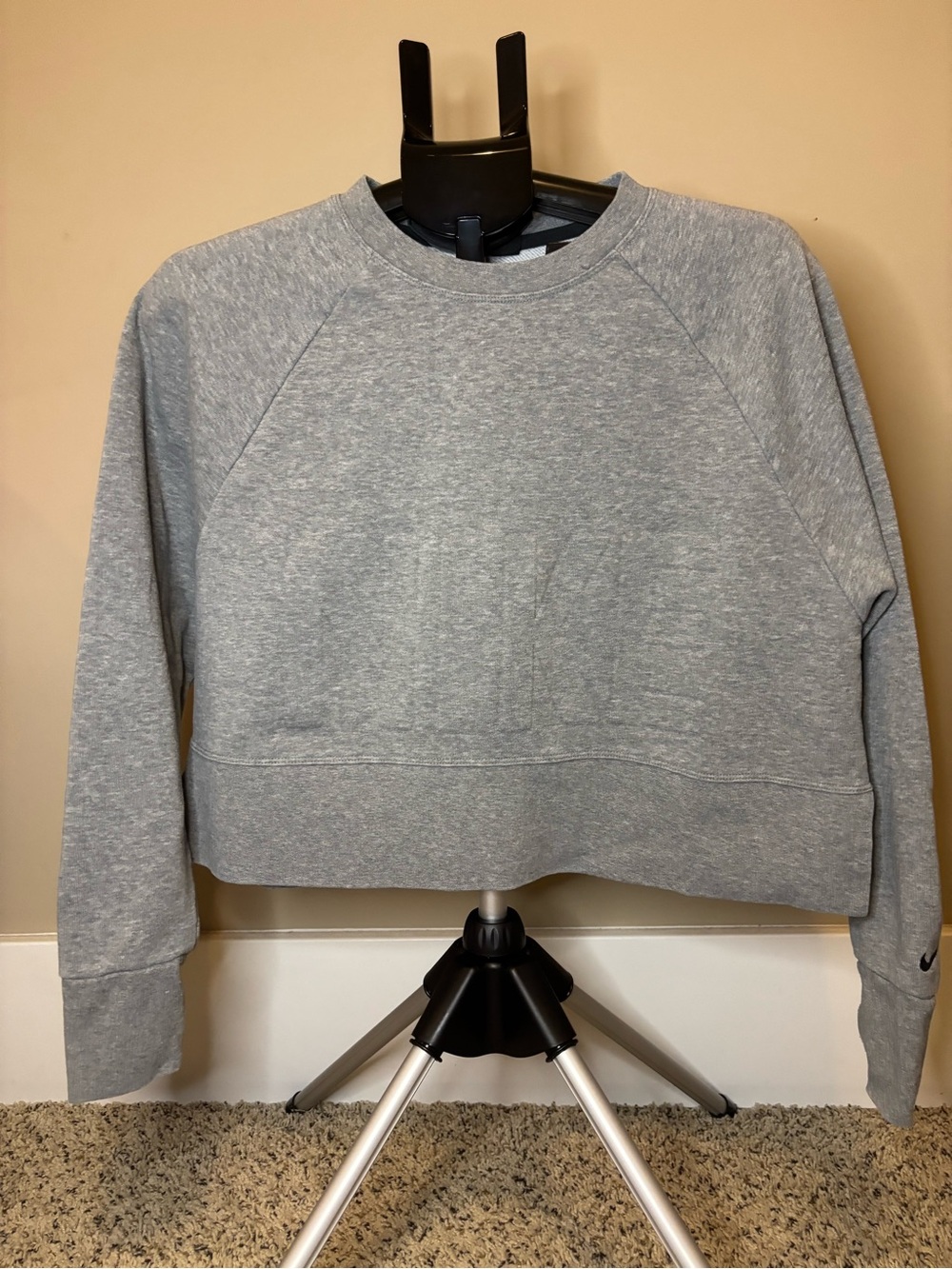 Nike Dri-FIT Women’s Small Gray Cropped Sweatshirt Raglan Long Sleeve Athletic